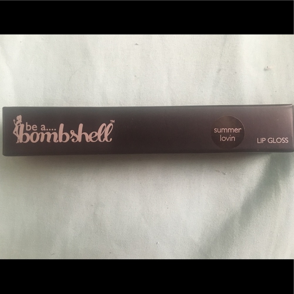 Be a Bombshell Lip Gloss